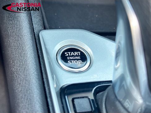Used 2025 Nissan Altima 2.5 SV FWD image 17