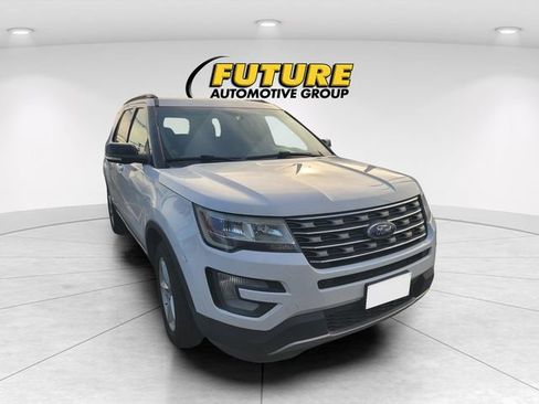Used 2016 Ford Explorer XLT AWD/4WD image 1