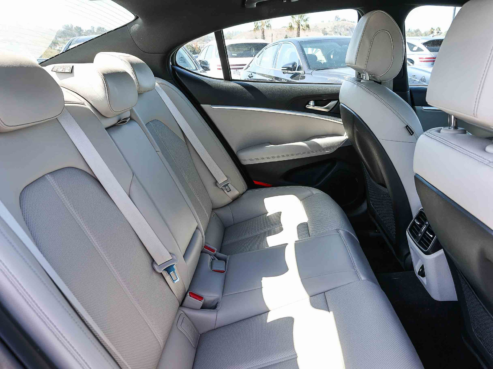 Used 2023 Genesis G70 2.0T RWD image 20