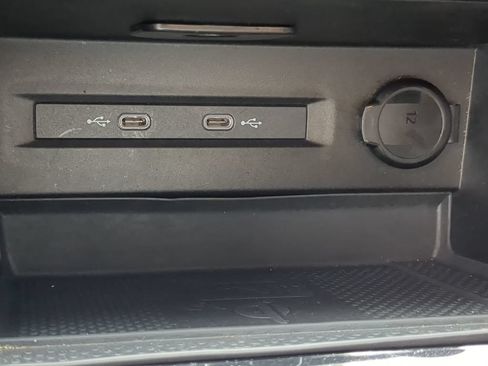 Used 2024 Volkswagen Taos SE FWD image 22