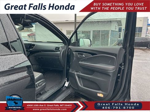 Certified 2025 Honda Ridgeline Black Edition image 26