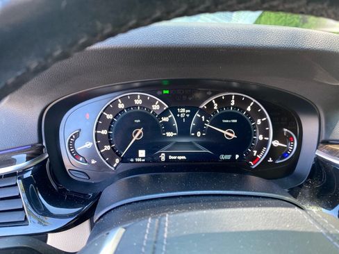 Used 2019 BMW 530i xDrive w/ Convenience Package AWD/4WD image 14