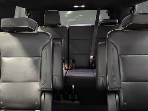 Used 2021 GMC Yukon SLT w/ SLT Luxury Plus Package image 31