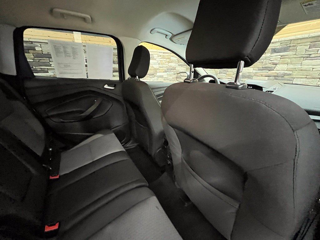 Used 2019 Ford Escape SE AWD/4WD image 35