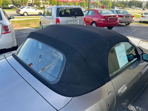 Used 2003 BMW Z4 2.5i RWD image 15