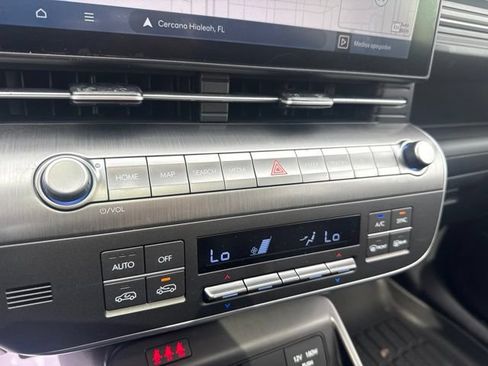 Used 2025 Hyundai Kona Limited FWD image 18