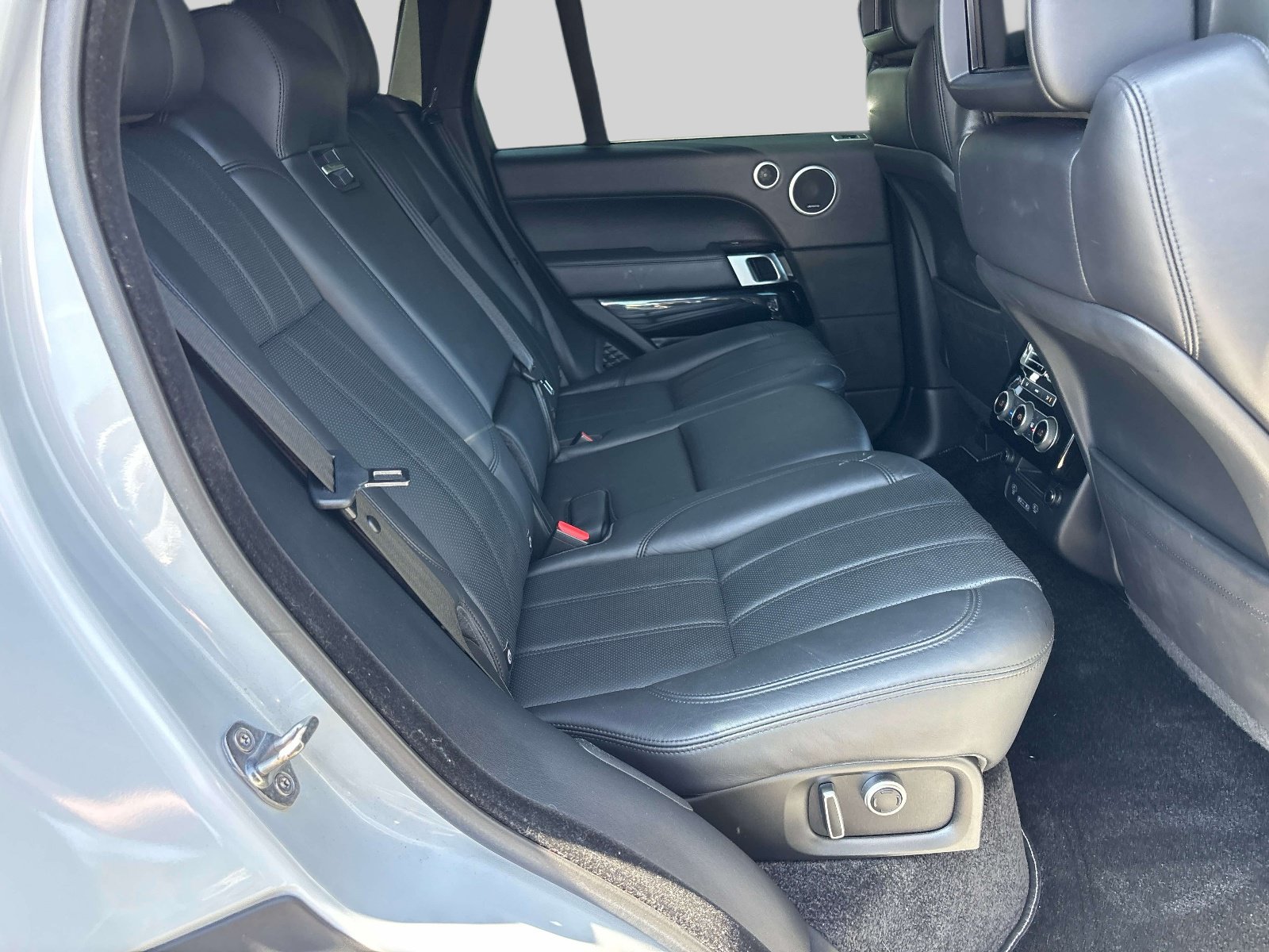 Used 2017 Land Rover Range Rover Supercharged AWD/4WD image 15