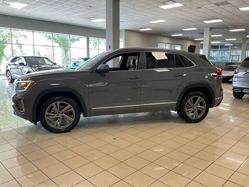 Used 2024 Volkswagen Atlas Cross Sport SEL R-Line AWD/4WD image 3