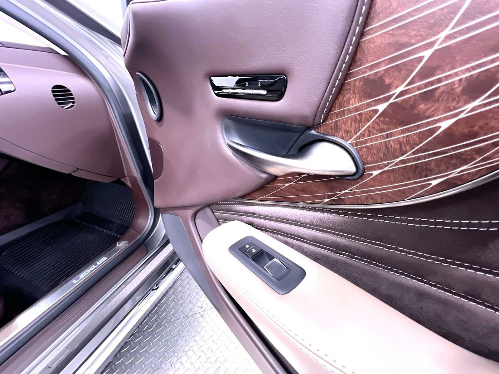 Used 2019 Lexus LS 500 AWD image 35
