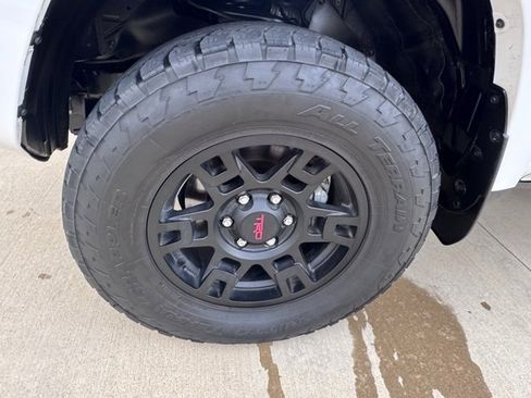 Used 2023 Toyota 4Runner SR5 Premium image 9