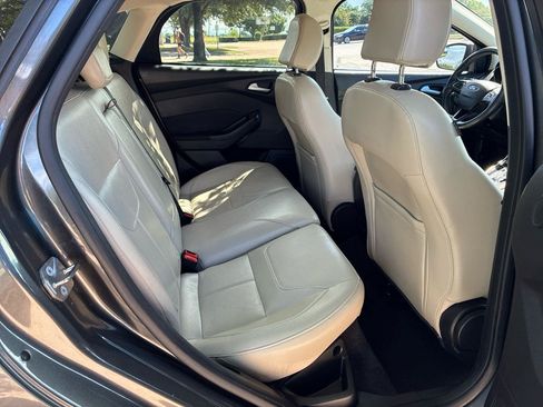 Used 2018 Ford Focus Titanium FWD image 34