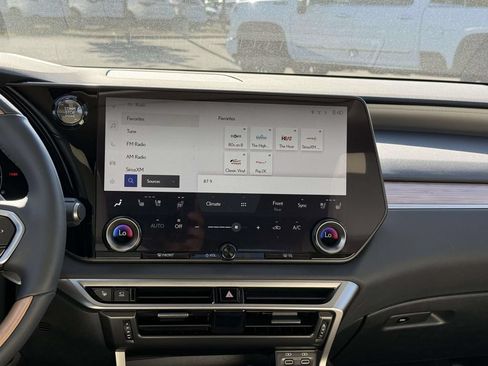 Used 2024 Lexus RX 350 Premium Plus w/ Convenience Package AWD/4WD image 10