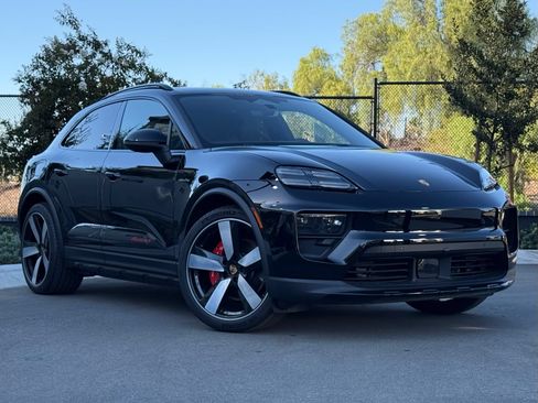 New 2025 Porsche Macan 4S Electric AWD/4WD image 9