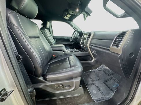 Used 2019 Ford Expedition Max XLT w/ Equipment Group 202A AWD/4WD image 35
