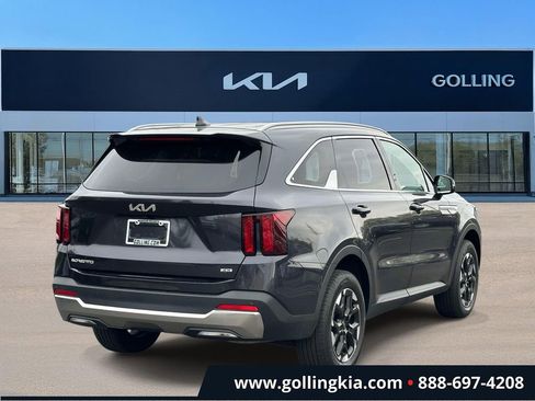 Certified 2025 Kia Sorento S AWD/4WD image 3