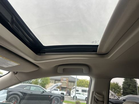 Used 2019 Toyota Sienna XLE w/ XLE Navigation Package FWD image 28