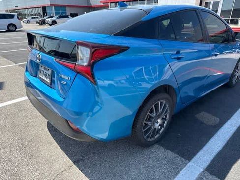 Used 2019 Toyota Prius L Eco FWD image 3