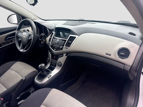 Used 2015 Chevrolet Cruze LS image 26