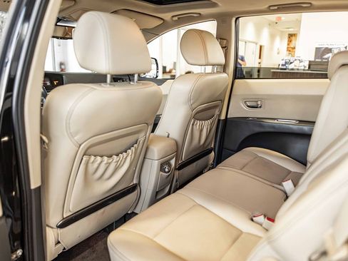 Used 2010 Subaru Tribeca Limited image 35