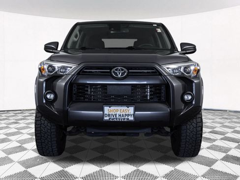 Used 2022 Toyota 4Runner SR5 AWD/4WD image 11