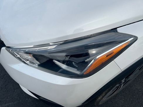 Used 2018 Nissan Kicks SR w/ Exterior Package FWD image 13