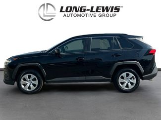 Used 2021 Toyota RAV4 LE FWD video 2