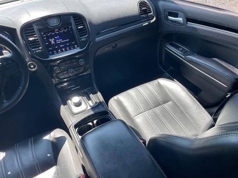 Used 2018 Chrysler 300 S RWD image 15