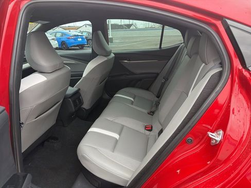 Used 2025 Toyota Camry SE w/ Convenience Package image 19