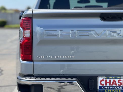 New 2026 Chevrolet Silverado 1500 LT w/ Z71 Off-Road Package AWD/4WD image 7