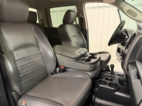 Used 2015 RAM 2500 Tradesman w/ Chrome Appearance Group image 17
