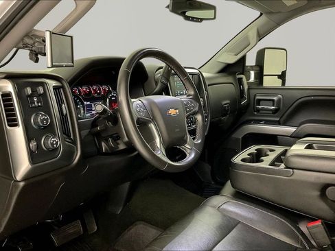 Used 2018 Chevrolet Silverado 3500 LT w/ LT Convenience Package image 16