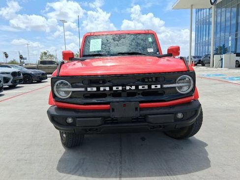 Used 2024 Ford Bronco Outer Banks AWD/4WD image 2