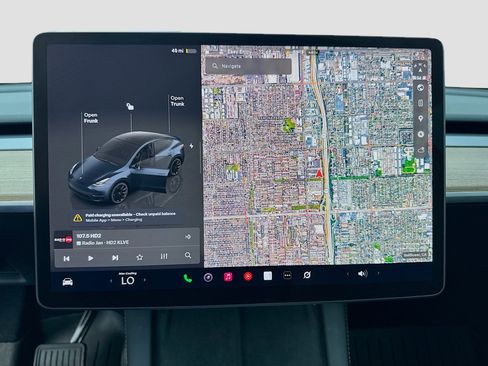 Used 2024 Tesla Model Y Long Range image 9