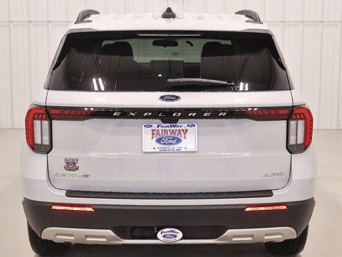 New 2026 Ford Explorer Active w/ Active Comfort Package image 8