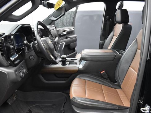 Used 2023 Chevrolet Silverado 1500 High Country w/ High Country Premium Package AWD/4WD image 12