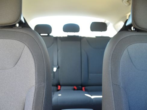 Used 2025 Kia K4 FWD image 32