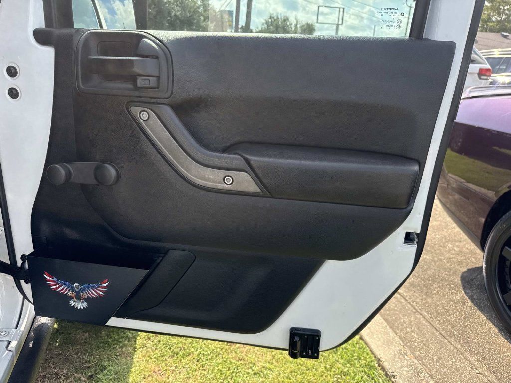 Used 2017 Jeep Wrangler Unlimited Sport w/ Connectivity Group AWD/4WD image 15