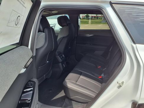 New 2027 Cadillac Optiq Sport w/ LPO, Floor Liner Package AWD/4WD image 9