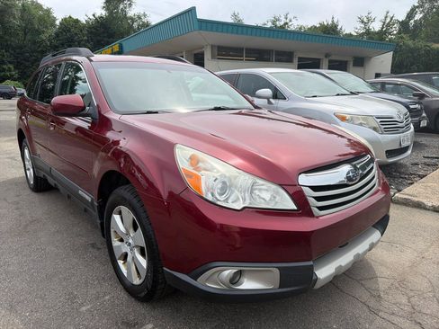 Used 2012 Subaru Outback 2.5i Limited AWD/4WD image 3