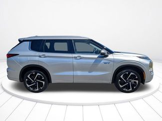 New 2025 Mitsubishi Outlander SEL video 3