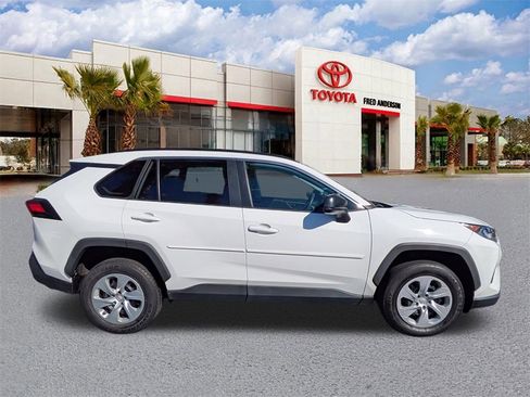 Certified 2020 Toyota RAV4 LE image 4