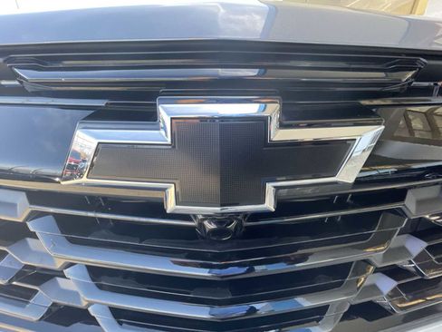 Used 2025 Chevrolet Equinox LT w/ Midnight Edition image 30