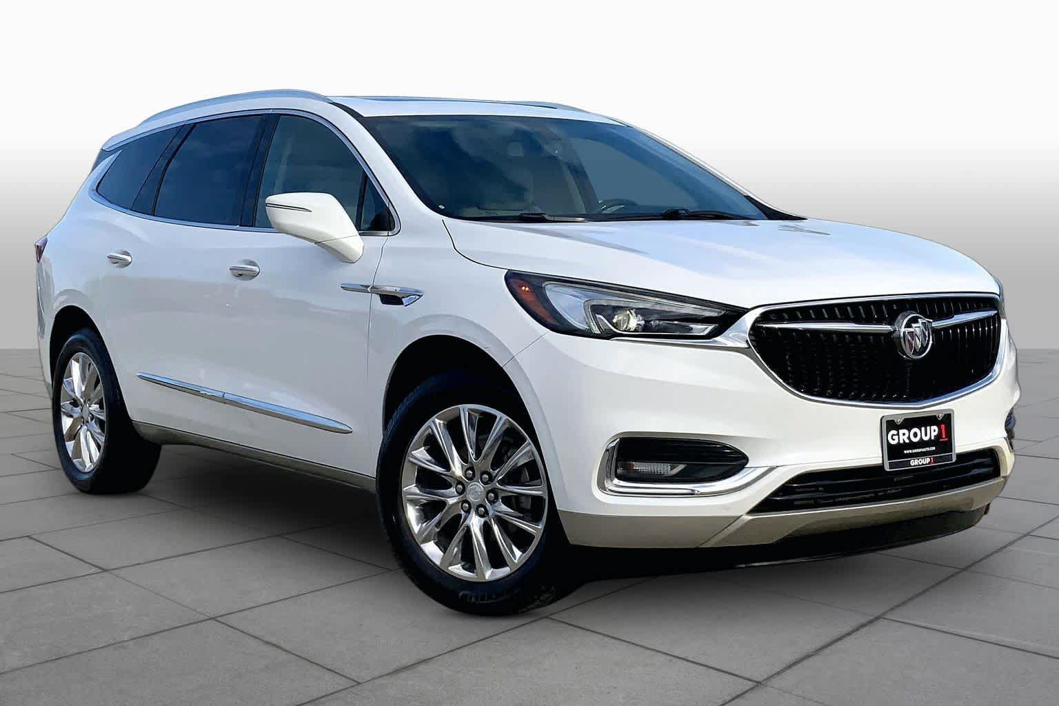Used 2020 Buick Enclave Essence FWD image 2