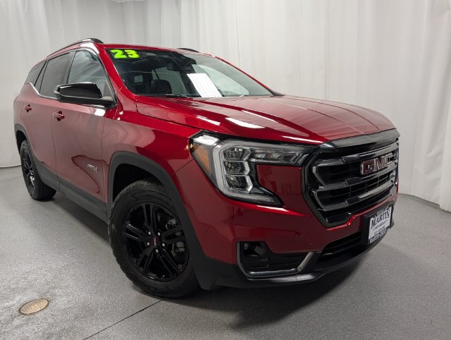 Certified 2023 GMC Terrain AT4 AWD/4WD image 2