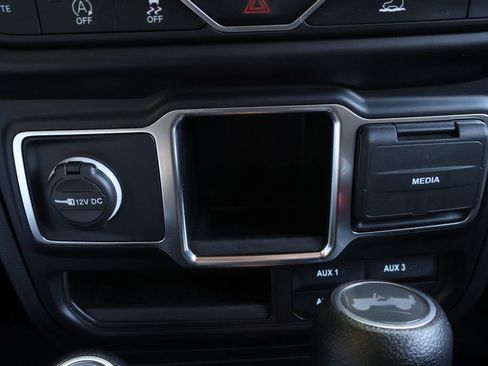 Used 2022 Jeep Wrangler Sport image 22