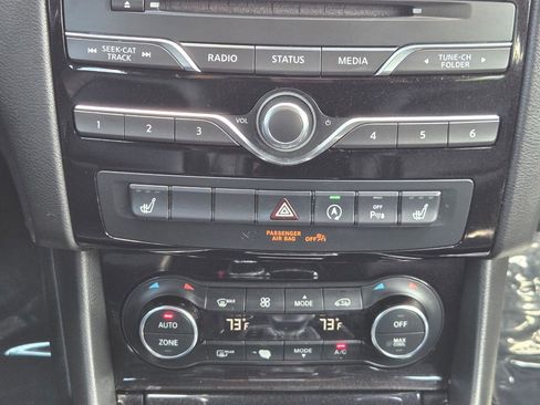 Used 2017 INFINITI QX30 Premium w/ Navigation Package AWD/4WD image 24