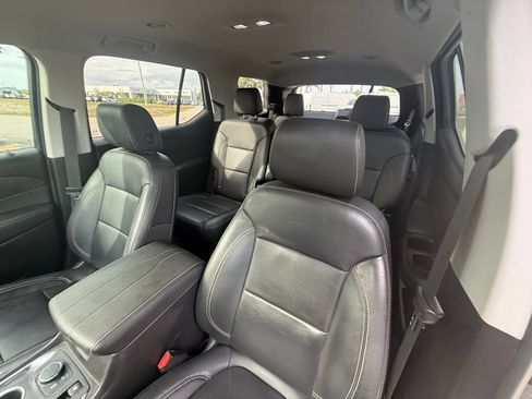 Used 2020 Chevrolet Traverse RS image 23