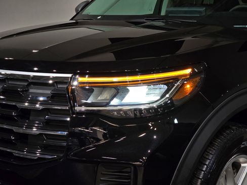 New 2026 Ford Explorer Active AWD/4WD image 14