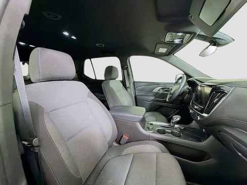 Used 2022 Chevrolet Traverse LT image 28
