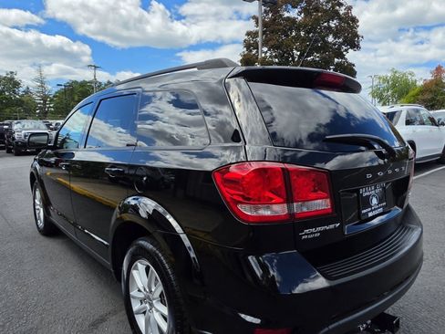 Used 2017 Dodge Journey SXT w/ Comfort/Convenience Group AWD/4WD image 8